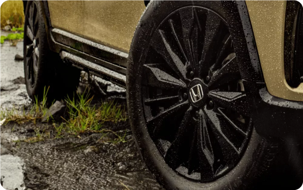 17_progressive_black_alloy_wheel_d_8__1770281904968